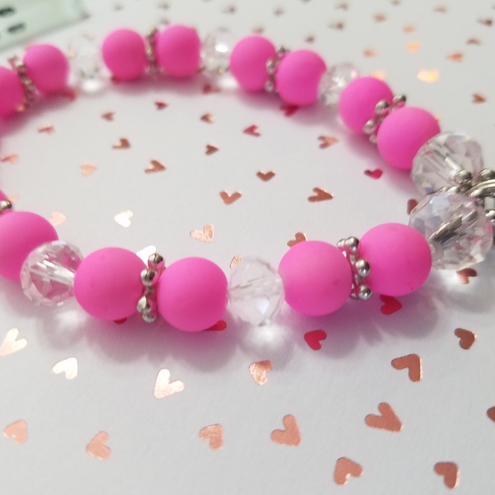 Love you Mom,  stretch bracelet!  (3 for $15) - Picture 2 of 2
